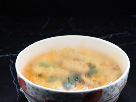 台灣人體內塑化劑濃度是歐美7倍！外食微波、保鮮膜蓋熱食...醫揭日常3壞習慣：1蔬菜助排毒可多吃